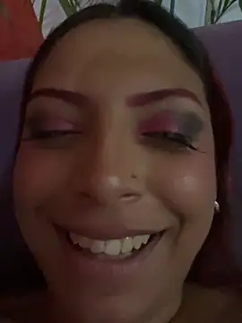 GiaRedd's Live XXX Chat