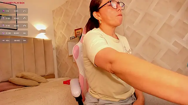 Clhoe_Johnson 现场XXX聊天