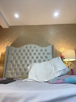 Chat XXX ao vivo de NicolleMonroee