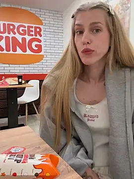 Chat +18 de kira_mia ao vivo
