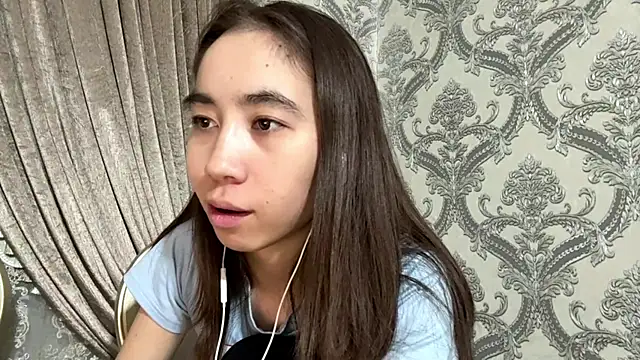 cocoSharms XXX чат на живо