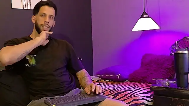 Chat +18 de Karim_mansur ao vivo