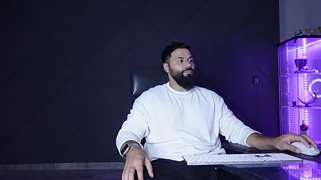 XXX chat uživo modela mattmasterss