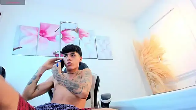 Tommy_valverde Adlı Modelin Canlı XXX Sohbeti