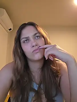 MiaRides19's Live XXX Chat