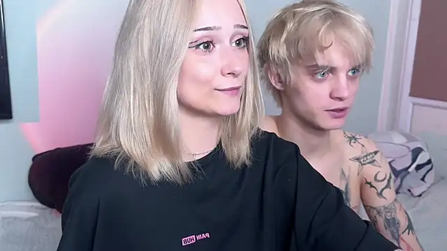 mia_side's Live XXX Chat