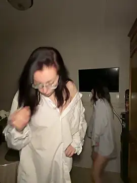 צ'אט XXX בשידור חי של RussianGirls_