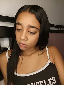 Zoe_Sweett18 Chat XXX in diretta