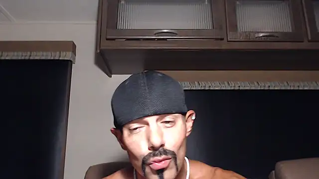 ThickD2C – Naživo XXX chat