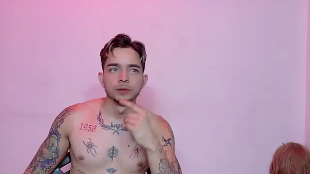 XXX chat uživo modela AliceandMax