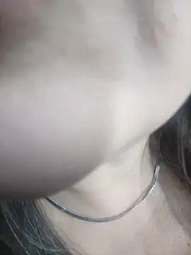 any_mour's Live XXX Chat