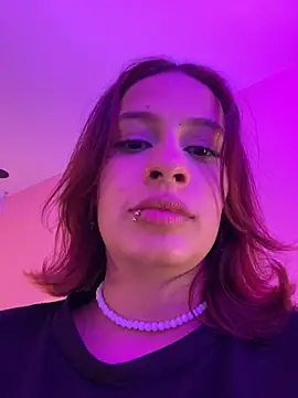 steffmontespink18 Adlı Modelin Canlı XXX Sohbeti