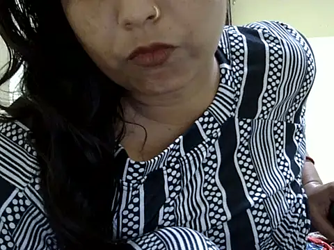 Pyari_Hina Live XXX Chat