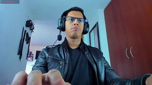 دردشة _John_Boy_ الجنسية المباشرة