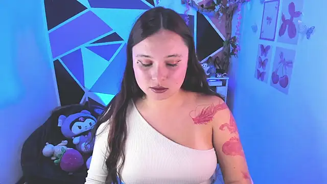 دردشة little_emma0 الجنسية المباشرة