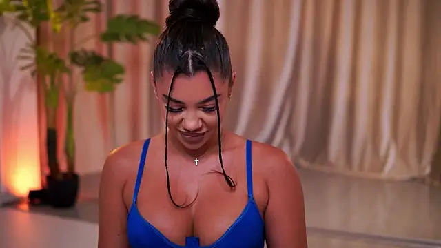 Chat +18 de NatyDesiree ao vivo