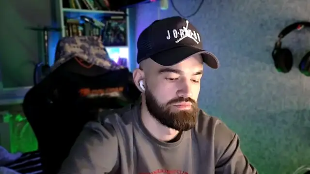 צ'אט XXX בשידור חי של _Serious_Man
