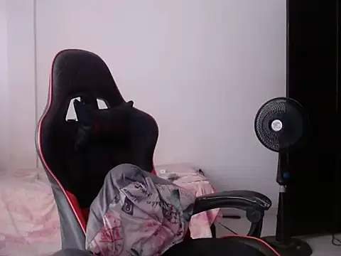 Adriana_0312's Live XXX Chat