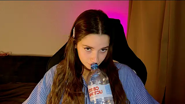 KiraVair – Naživo XXX chat