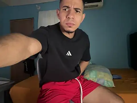 צ'אט XXX בשידור חי של Im_steven