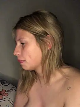 EmillySinn's Live XXX Chat