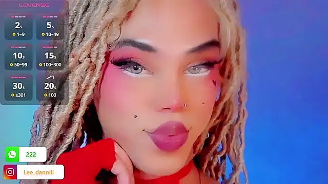 DanniLee_ élő XXX-chatje