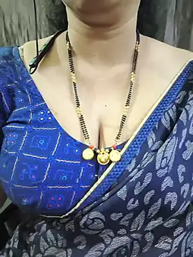 XXX chat uživo modela bhuvana_555