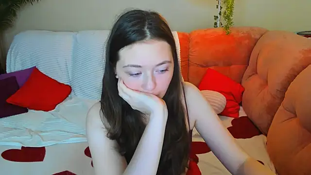 AlluringLookk Chat XXX in diretta