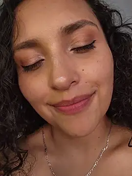 XXX chat uživo modela Lucy_Marin