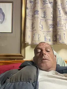 GeldenKuy Chat XXX live