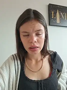_Isabella-7's Live XXX Chat