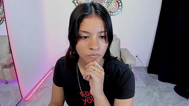 Candy_fox_19 Adlı Modelin Canlı XXX Sohbeti