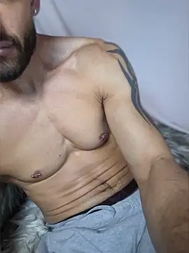 Chat XXX en directo de Maxpac_roccox