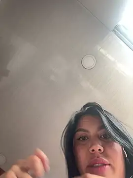 Iam-sophia27's Live XXX Chat