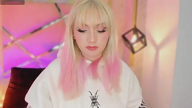 XXX chat uživo modela Mariluu_