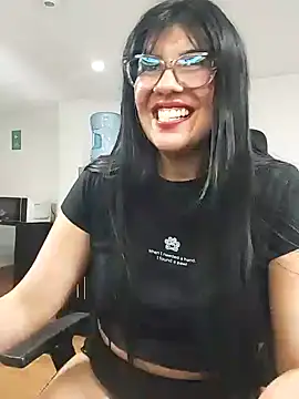 XXX chat uživo modela aisha_latina