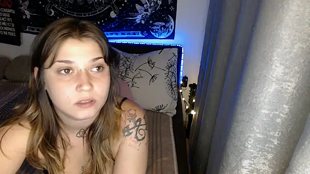 XXX chat uživo modela AlienforTwenty