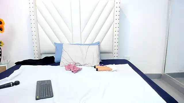 XXX chat uživo modela Paulynavera