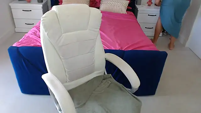 Yennyloves Live XXX-chat