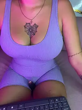 XXX chat uživo modela marian_boobss