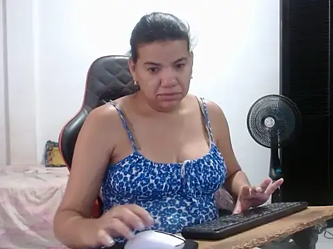 XXX chat uživo modela Adriana_0312