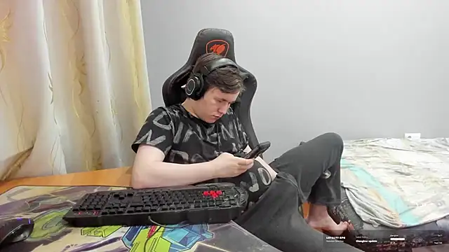iliaskrislove Chat XXX live