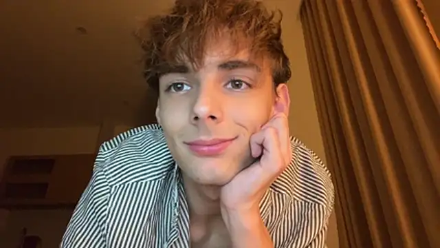 Chat +18 de YourLucius ao vivo