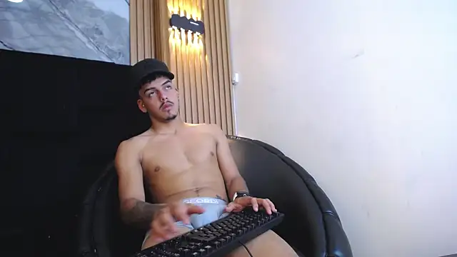 Bastian_Fox_ Live XXX-chat