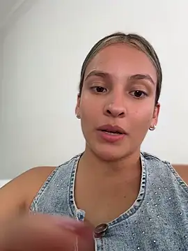 Talia_Bonet Adlı Modelin Canlı XXX Sohbeti
