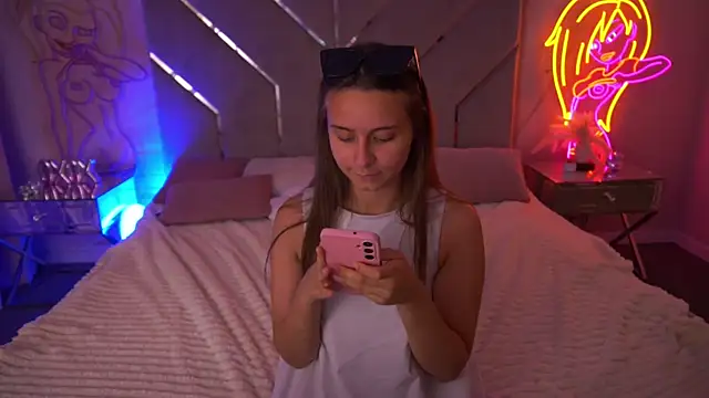 TinyNatalien Live XXX chat