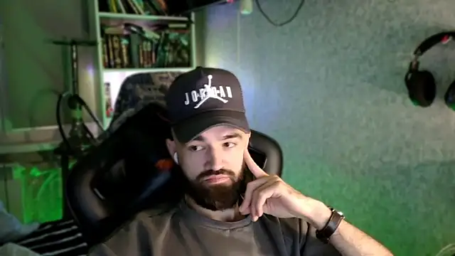دردشة _Serious_Man الجنسية المباشرة