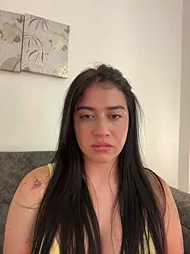 KallyMyller1 Adlı Modelin Canlı XXX Sohbeti
