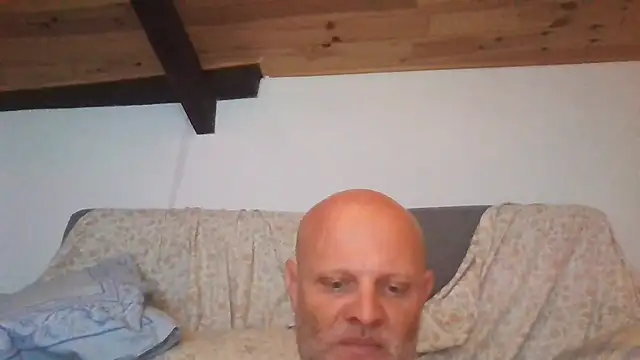 davigochi77bcn Show Webcam