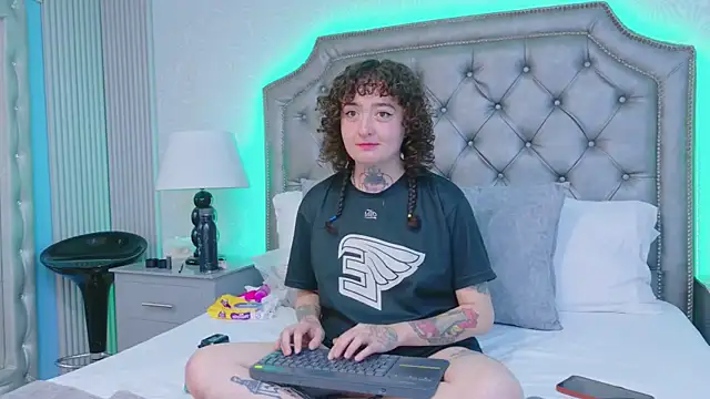 צ'אט XXX בשידור חי של DaphneVelvett